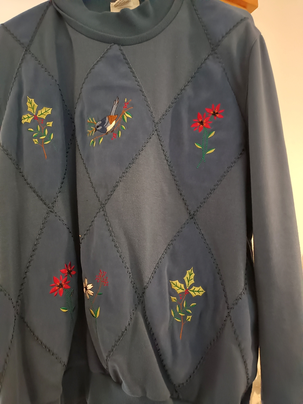 Vintage Alfred&Dunner Embroidered Blue Diamond-Quilt Sweatshirt